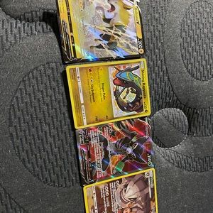 Pokémon card lot of 4